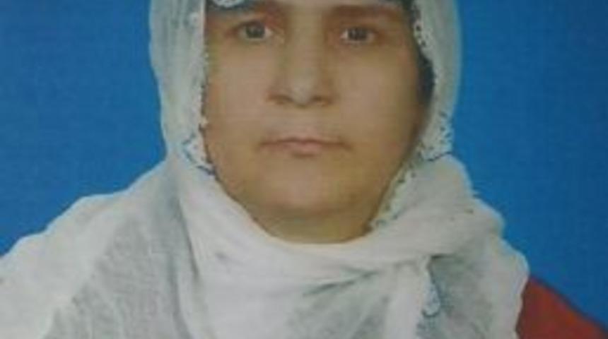 (&ouml;zel Haber) İşitme Engelli Eşini Bulmak İ&ccedil;in Elindeki Fotoğrafla Sokak Sokak Dolaştı