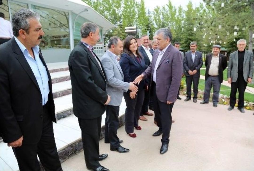 Elibol, Celil G&ouml;&ccedil;er&rsquo;i Tokatlılara Emanet Etti