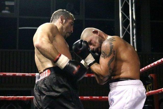 Fırat Arslan Rakibini Devirdi 1