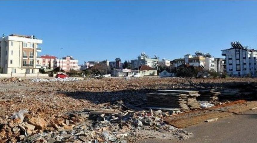 Hakan T&uuml;t&uuml;nc&uuml;&rsquo;den Kepez&rsquo;e İki Okul M&uuml;jdesi