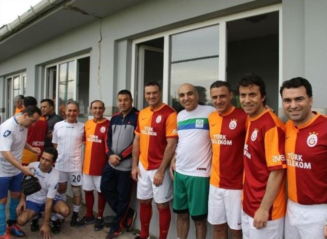 Eski Yıldızlar, Savcı Kiraz Anısına Sahaya &Ccedil;ıktı