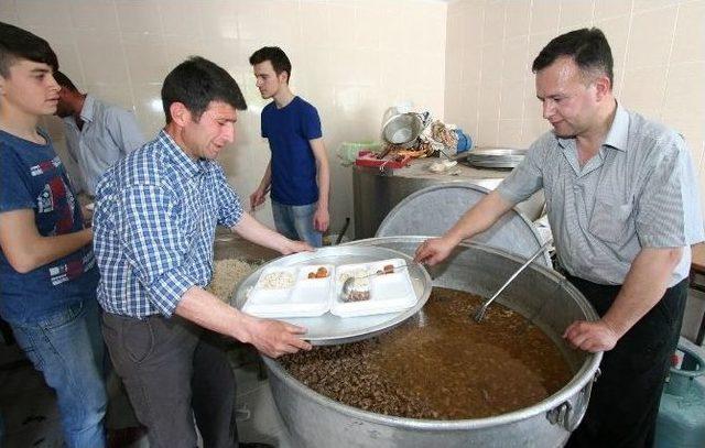 Heybeli Mahallesinde Hayır Yemeği 2