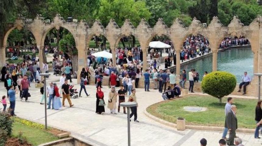 Balıklıg&ouml;l'e Ziyaret&ccedil;i Akını