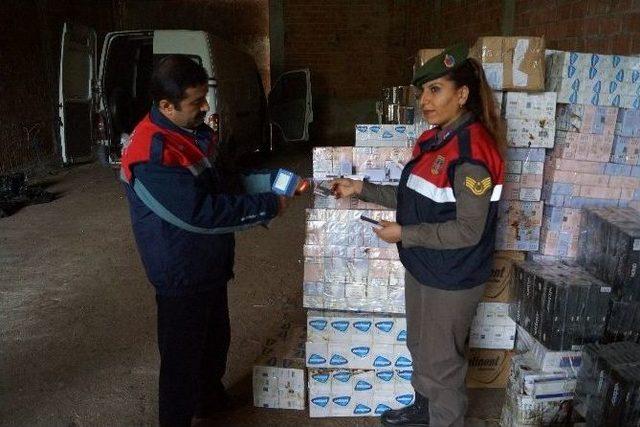 Arnavutköy’de 700 Bin Tl’lik Kaçak Sigara Ele Geçirildi 1