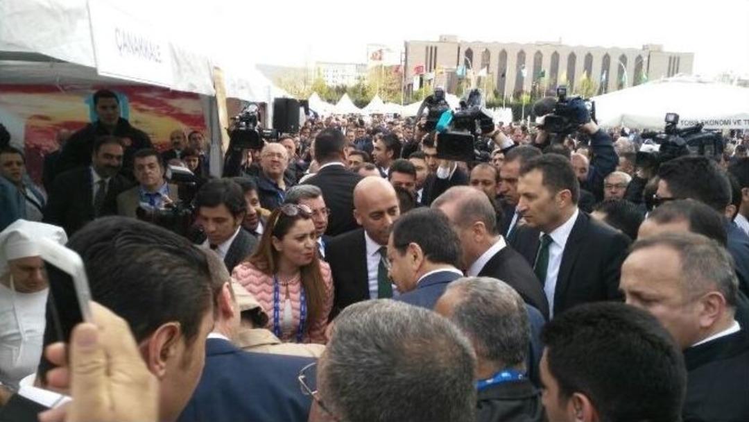 Cumhurbaşkanı Erdoğan &Ccedil;anakkale Standını Ziyaret Etti