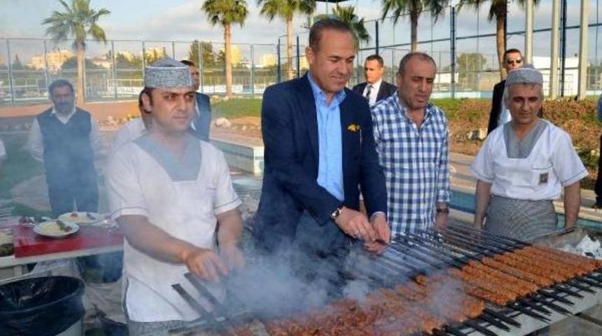 Adana Demirspor'a Belediye Başkan Sözlü'den Ziyaret