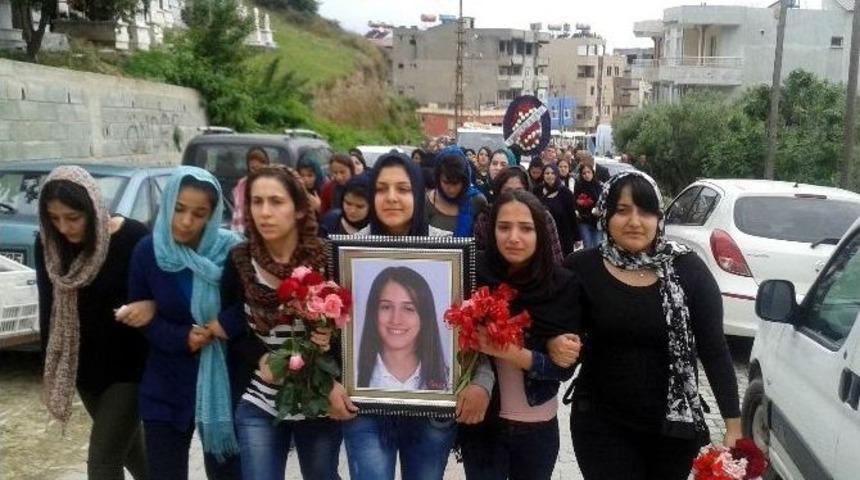 Liseli Esma Kalbine Yenildi