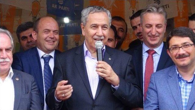 Arınç’tan Güldüren Tepki