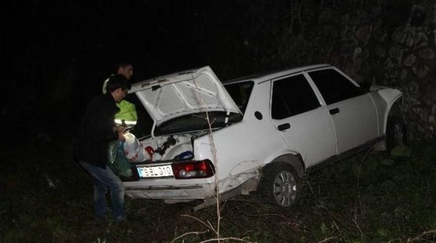 Otomobil Şarampole Yuvarlandı : 5 Yaralı