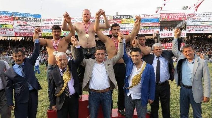 Ak Parti&rsquo;li Atay Uslu&rsquo;dan &rsquo;yağlı G&uuml;reş Ligi&rsquo; Teklifi