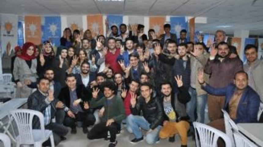 Ak Parti Milletvekili Adayları, &Uuml;niversiteli Gen&ccedil;lerle Buluştu