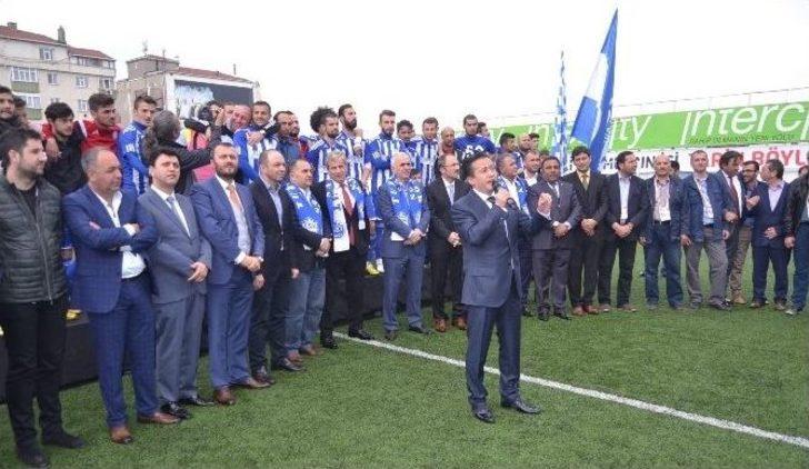 Tuzlaspor, Şampiyonluk Kupasını Kaldırdı G4