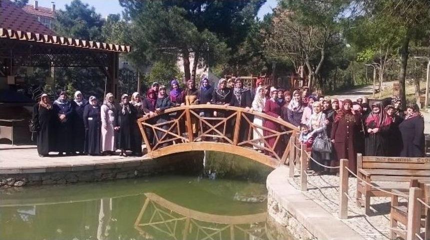 Kadınlar, İzmit&rsquo;i Tanıyor