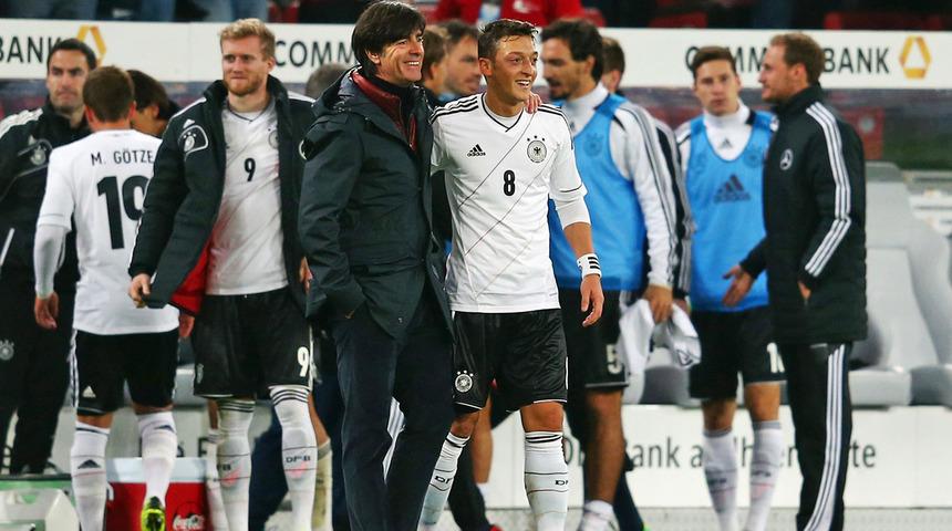 Joachim L&ouml;w'den Mesut &Ouml;zil a&ccedil;ıklaması