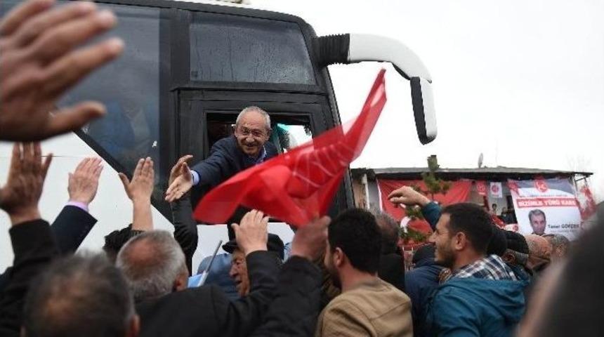 Chp Lideri Kılı&ccedil;daroğlu, Susuz&rsquo;da &Ccedil;ay Molası Verdi