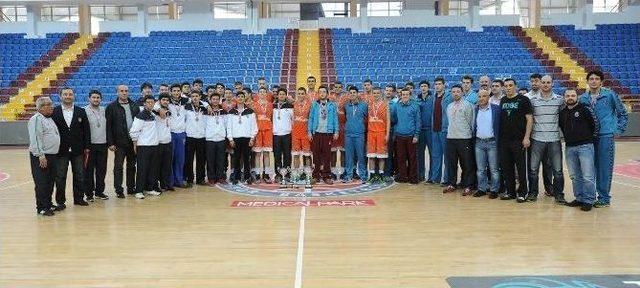 Gen&ccedil;ler Basketbol Anadolu Şampiyonası Sona Erdi 1