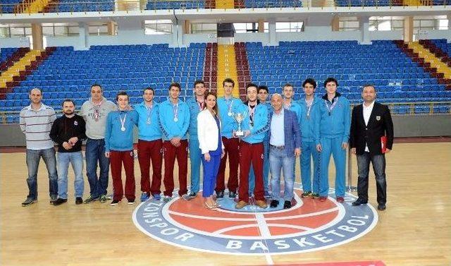 Gen&ccedil;ler Basketbol Anadolu Şampiyonası Sona Erdi 2