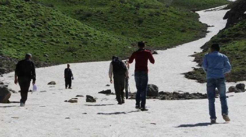 Şırnak'ta Kel Mehmet Dağında &Ccedil;ıkıp Piknik Yapanlar '&ccedil;&ouml;z&uuml;m S&uuml;reci'nin Devamını Istedi