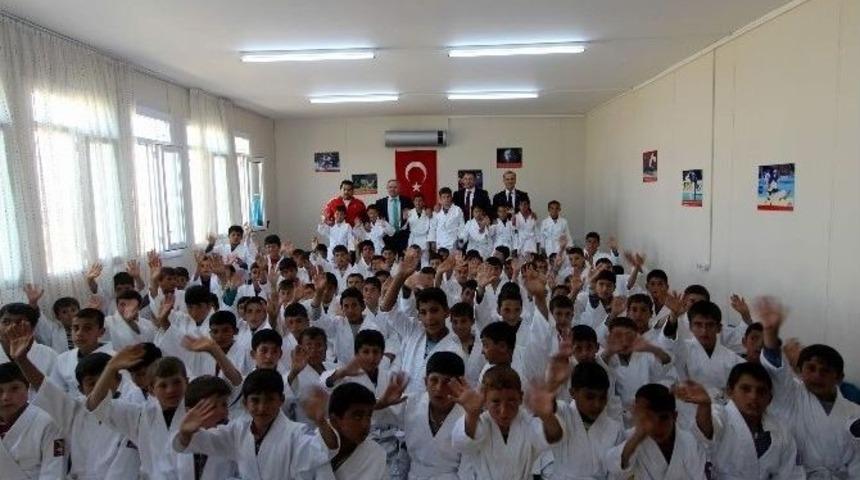 Gen&ccedil;lik Hizmetleri Ve Spor İl M&uuml;d&uuml;rl&uuml;ğ&uuml;&rsquo;ne Ziyaret