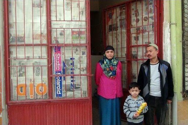 Doğu Türkistanlı Aileye Magid Sahip Çıktı