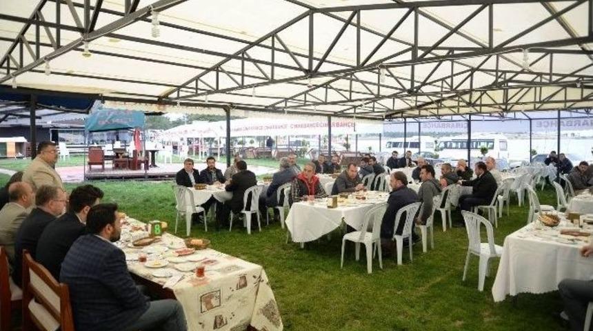 Belediye Başkanı Selim Yağcı, M Plakalı Minib&uuml;s Şof&ouml;rleriyle Kahvaltıda Bir Araya Geldi