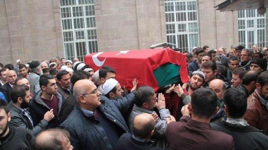 Ankara&rsquo;da İntihar Eden Polis Samsun&rsquo;da Toprağa Verildi
