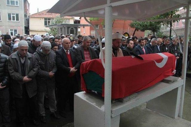 Ankara’da İntihar Eden Polis Samsun’da Toprağa Verildi