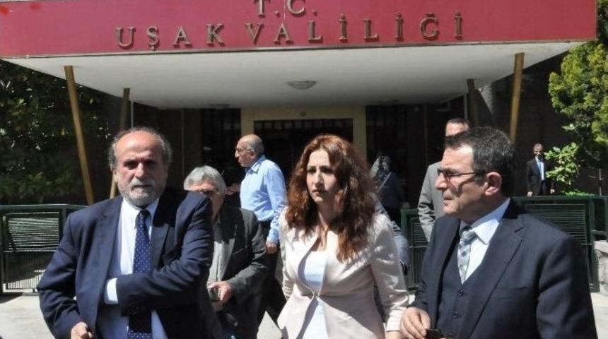 K&uuml;rk&ccedil;&uuml;, Uşak Valisiyle G&ouml;r&uuml;şt&uuml;