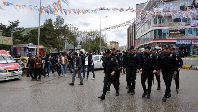 Van'da Ak Partililerin Esnaf Ziyaretinde Gerginlik