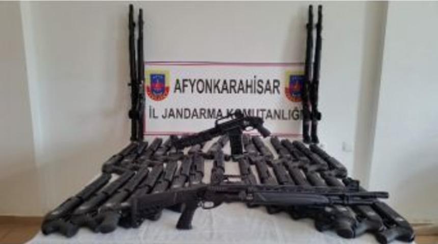 Jandarmadan Ka&ccedil;ak Silah Operasyonu