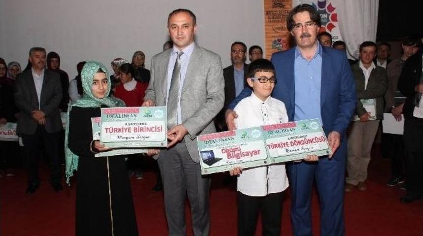Ufka Yolculuk Yarışmasında Dereceye Girenler &Ouml;d&uuml;llendirildi