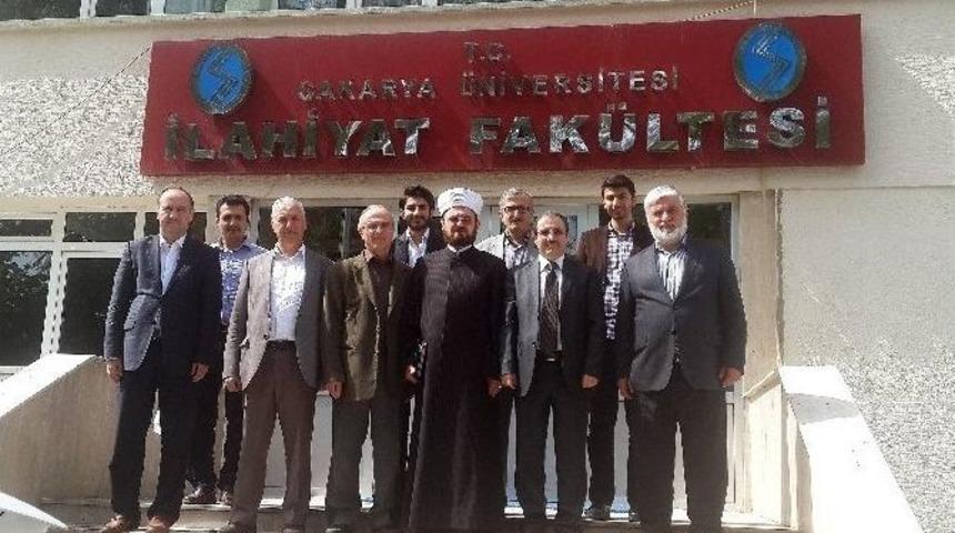 &ldquo;d&uuml;ş&uuml;nce Ve Davranışlarda Orta Yol&rdquo; İsimli Konferans Ger&ccedil;ekleşti