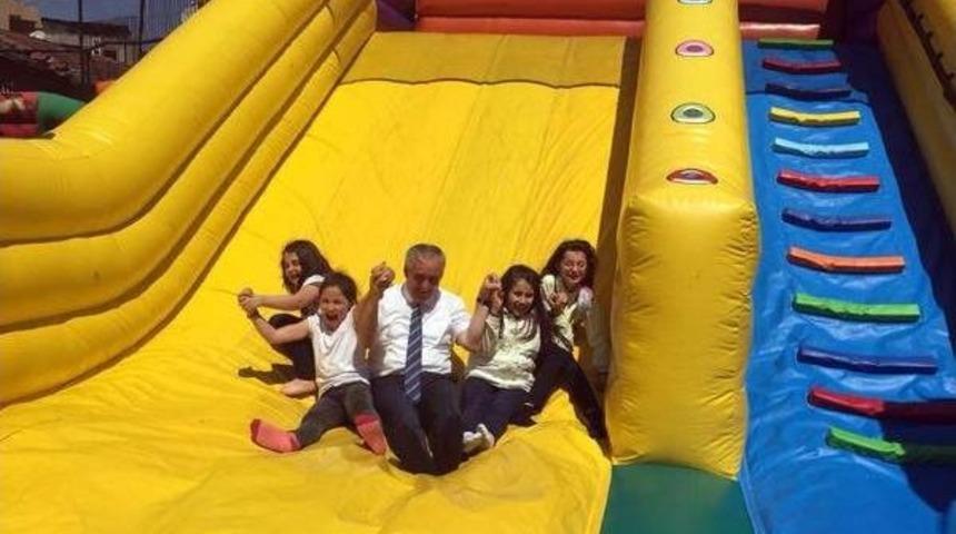 Başkan Aydın, &Ccedil;ocuklarla Birlikte Eğlendi