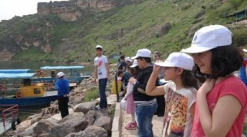 &Ccedil;ocuklar Kent Ve Tarih Bilin&ccedil;lerini Geliştirmek İ&ccedil;in Geziyor