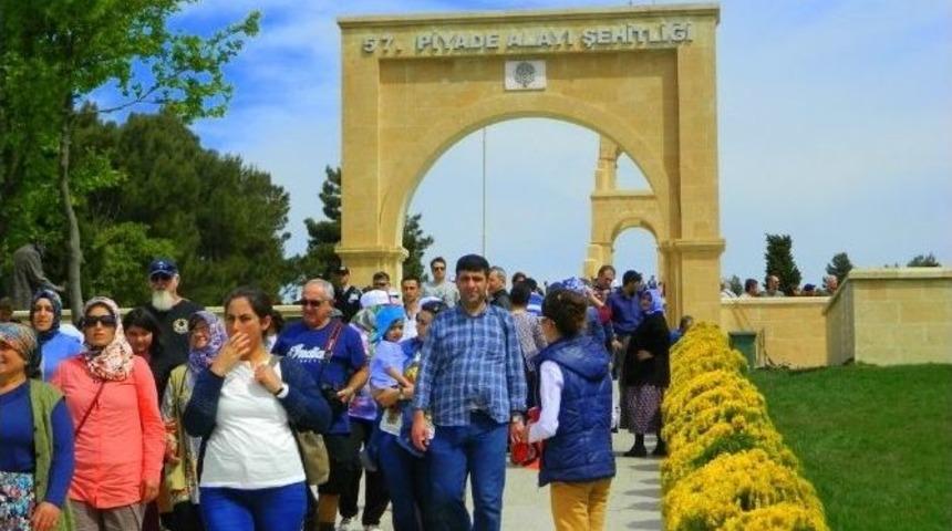 Polisler Ve &Ouml;ğretmenler &Ccedil;anakkale&rsquo;ye Gitti
