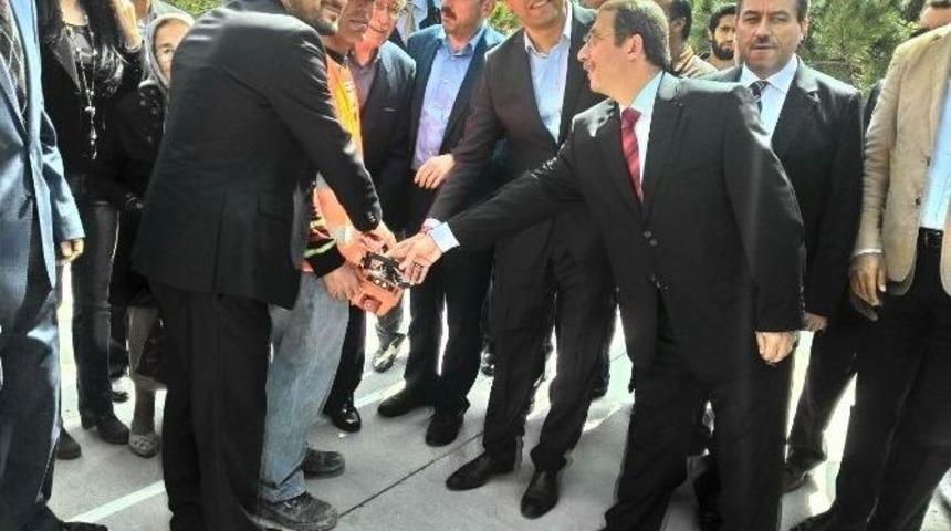 Ak Parti Milletvekili Adayları, &Ouml;ğrenci Yurdu Temel Atma T&ouml;renine Katıldı