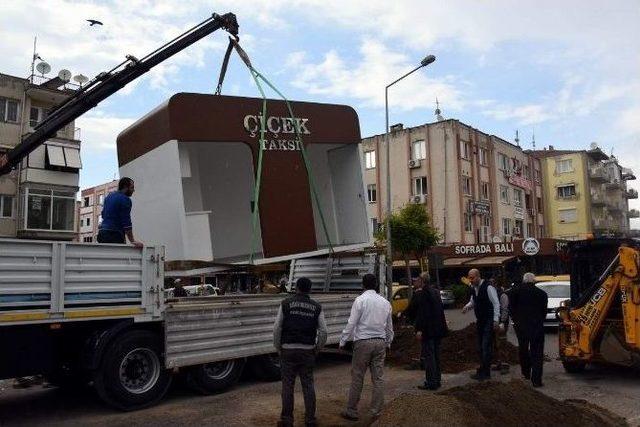 Aliağa’da Taksi Durakları Yenileniyor