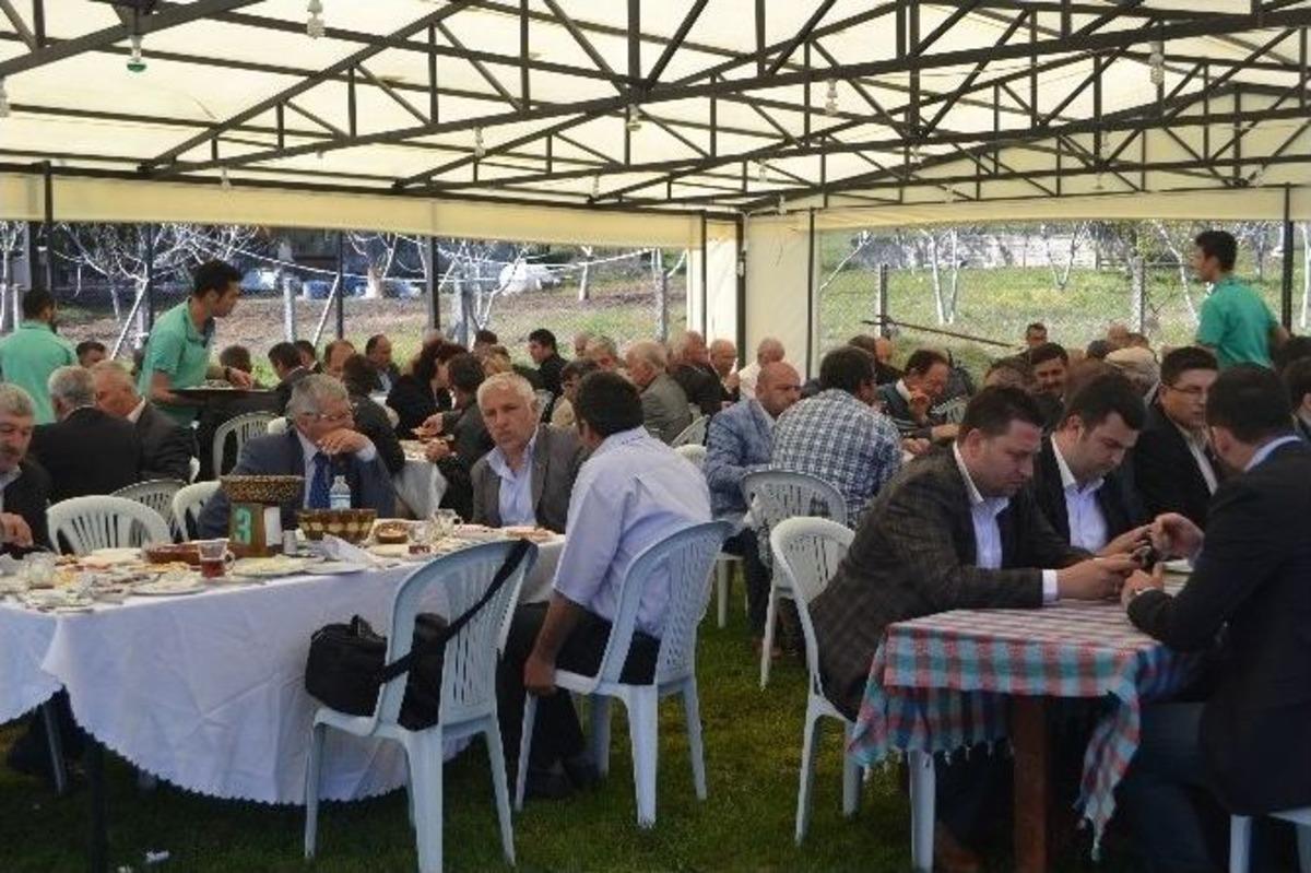 Ak Parti Teşkilatı Muhtarlar İle Bir Araya Geldi