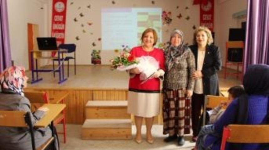 Tepebaşı Belediyesi Sosyal Yaşam Okulu&rsquo;ndan "kadın Hastalıkları Ve Hijyen" Semineri