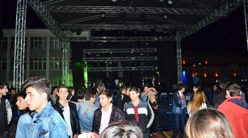 Ses Sistemini Beğenmeyen G&ouml;khan T&uuml;rkmen Sahneye &Ccedil;ıkmadı