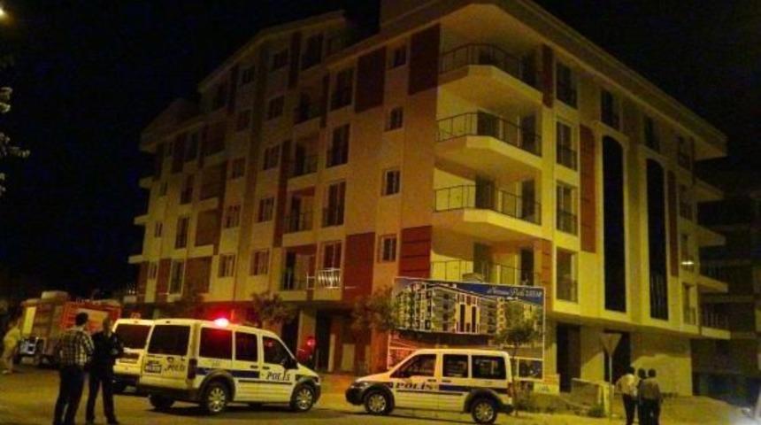 Liseli Gen&ccedil; Sevgilisi Terk Edince &Ccedil;atıya &Ccedil;ıktı