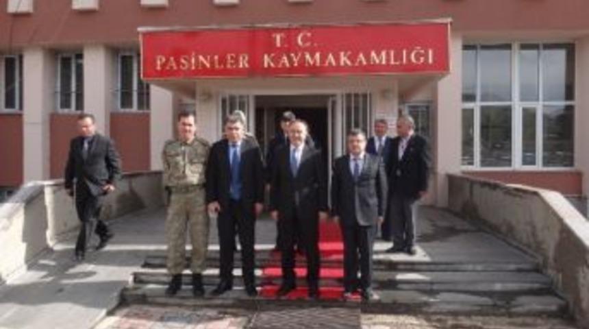 Vali Altıparmak Pasinler&rsquo;de Se&ccedil;im G&uuml;venliği Toplantısı Yaptı