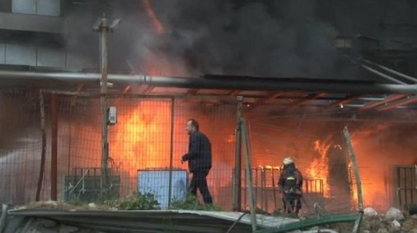 Sefak&ouml;y&rsquo;de Otel Yangını