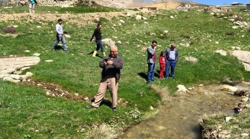 Korkuteli İmecik Yaylası&rsquo;nda Suyun Debi &Ouml;l&ccedil;&uuml;ld&uuml;