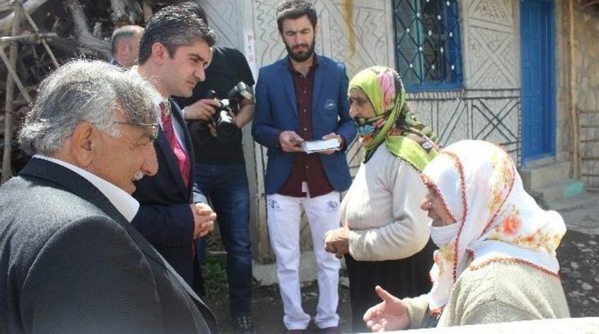 Ak Partili Tarıkdaroğlu Oltu&rsquo;daydı