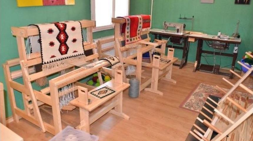 Tika&rsquo;dan Karadağ&rsquo;da Kadın Sığınma Evine Donanım Desteği