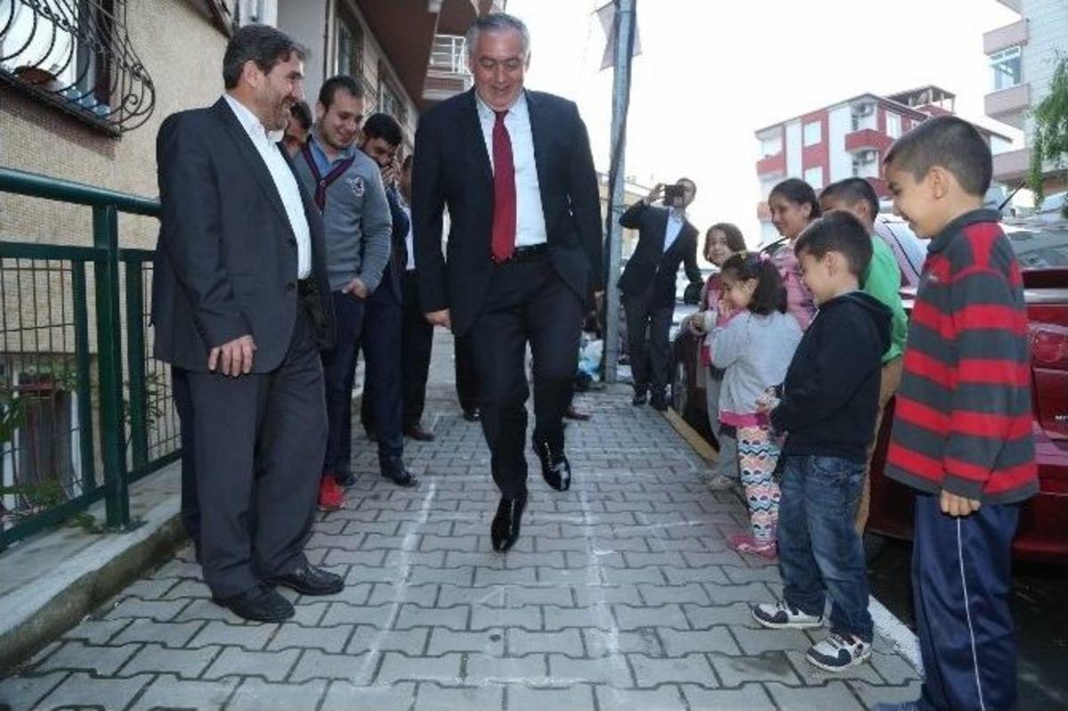 Başkan Remzi Aydın &Ccedil;ocuklarla Seksek Oynadı