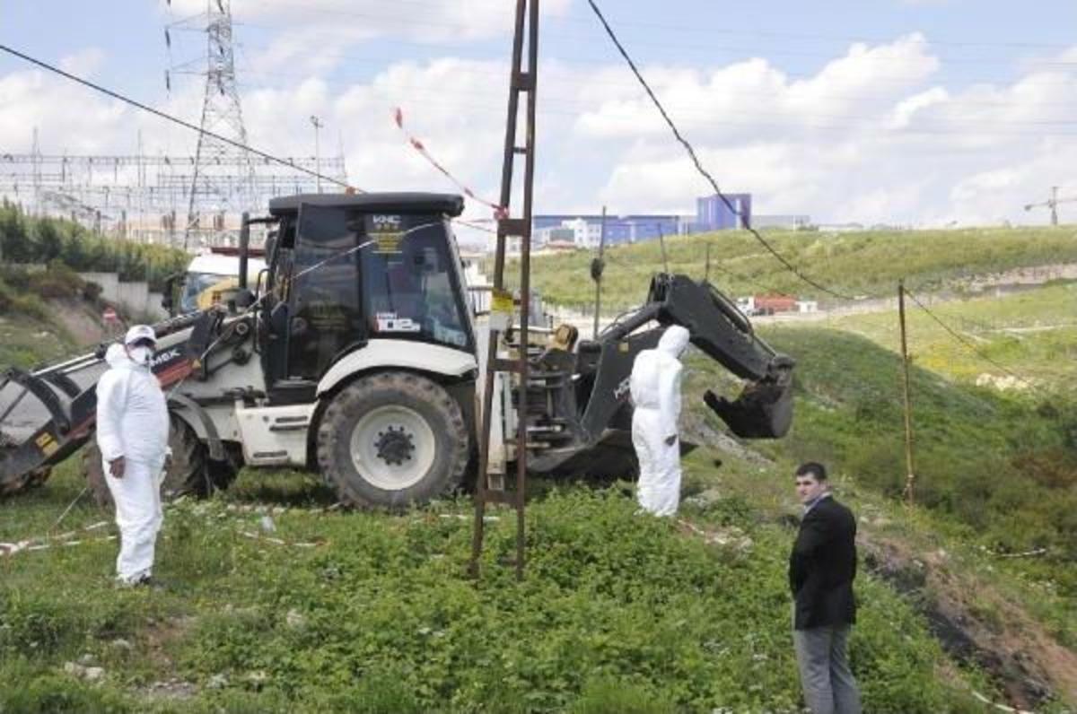 Yolun Altına D&ouml;şenen Kimyasallar &Ccedil;ıkarılmaya Başlandı
