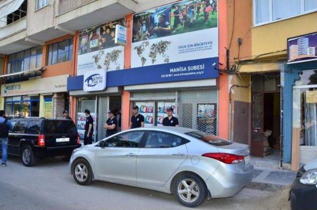 Manisa'da Derneklerde Yapılan Aramada Ikinci Dalga