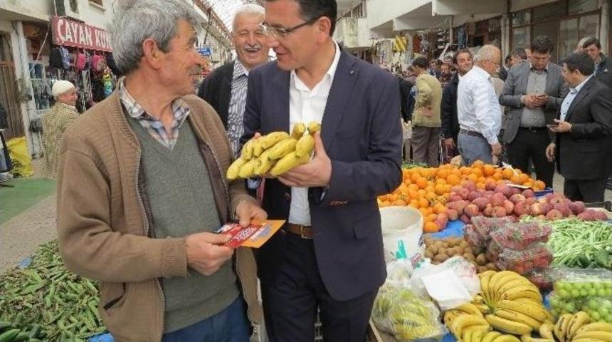 Ak Parti Adayı Uslu, Elmalı&rsquo;da K&ouml;y Pazarı&rsquo;nı Ziyaret Etti